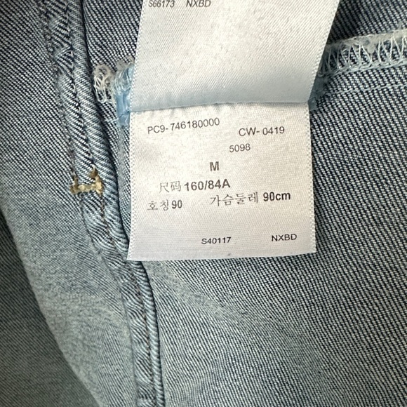 Denizen from Levi's Denim Jacket EUC - Picture 5 of 5